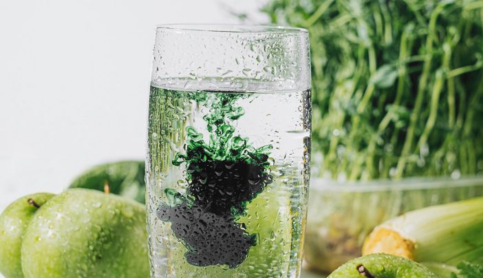 Chlorophyll Water: Minuman Sehat yang Sedang Tren dan Banyak Manfaat