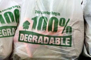 Penggunaan Plastik Biodegradable: Inovasi Ramah Lingkungan di Era Modern
