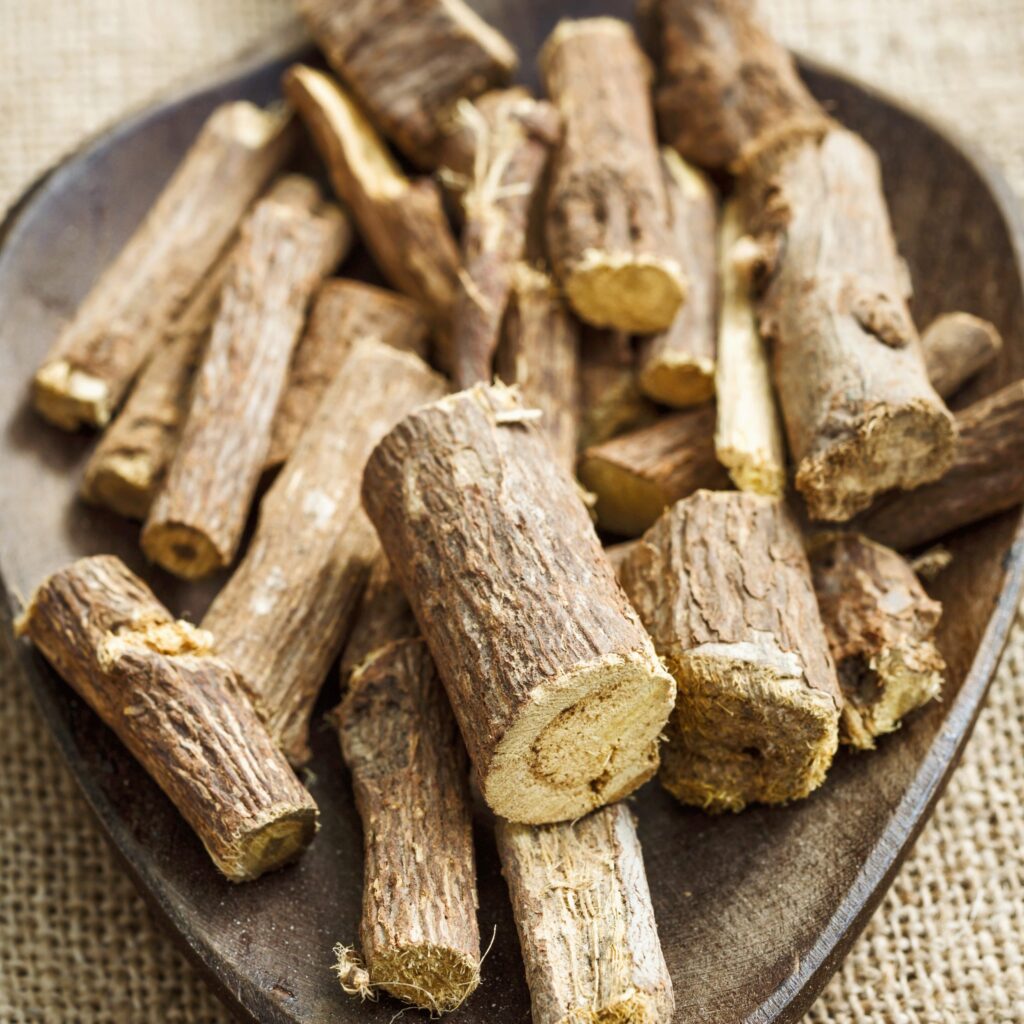 Akar Licorice: Herbal Manis dengan Segudang Manfaat untuk Kesehatan